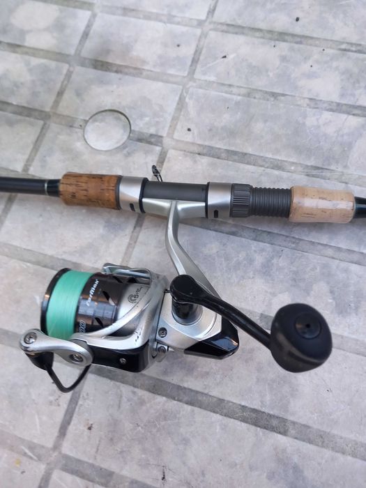 Продавам спининг комплект