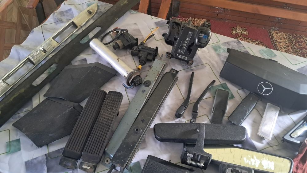 Мерседес.124 Мелочь салона.