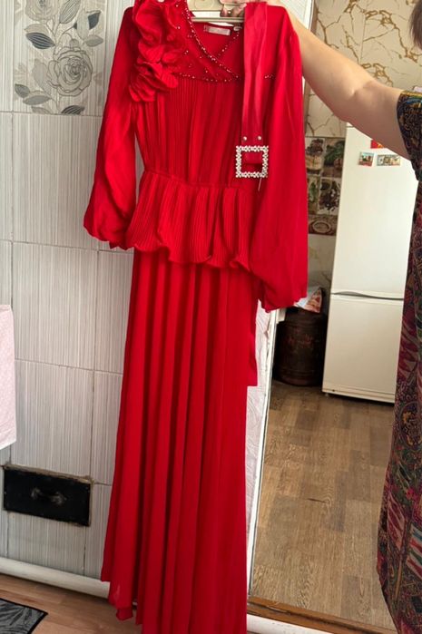 Продам платье новые один раз одевала