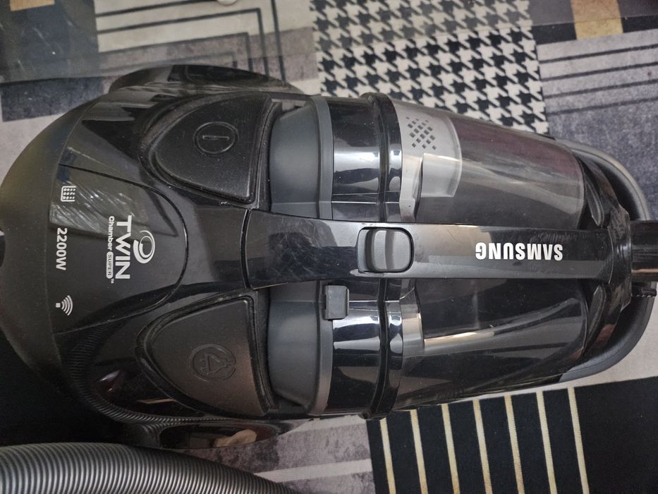 Продам пылесос бу