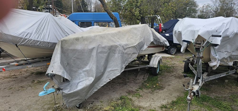 Лодка 4.6м, двутактов двигател