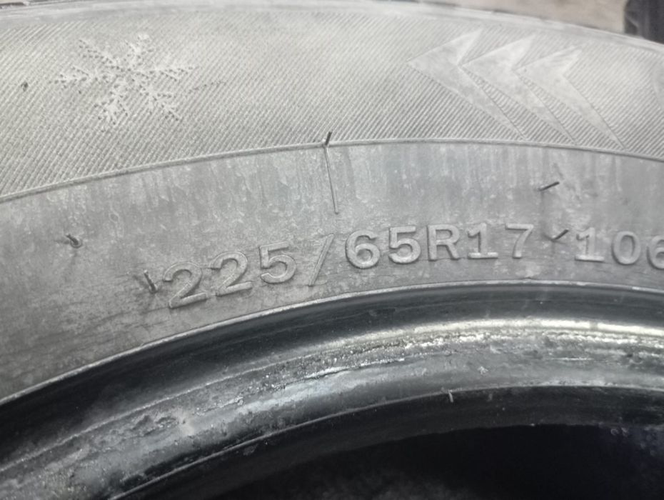 Резина на 17. 225/65 Продается