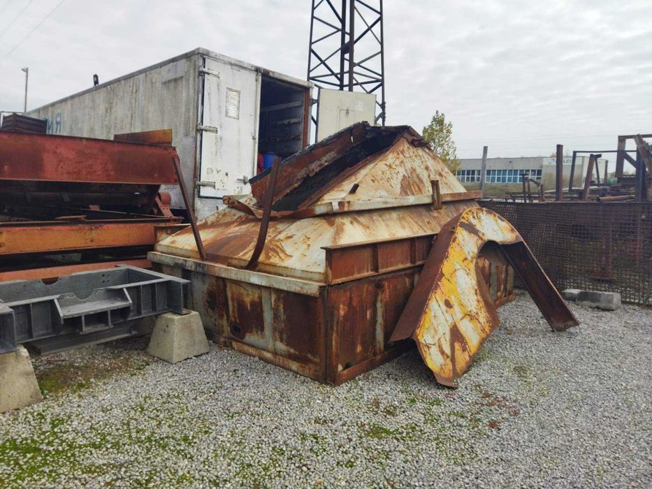 Захранващ бункер