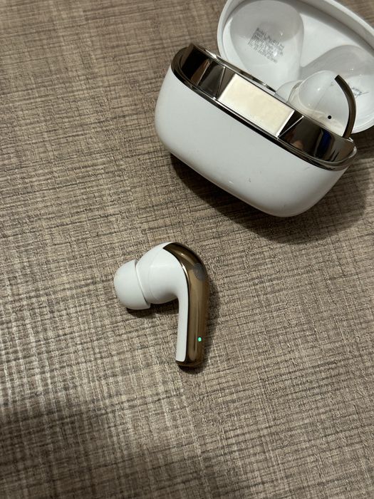 Casti Bluetooth