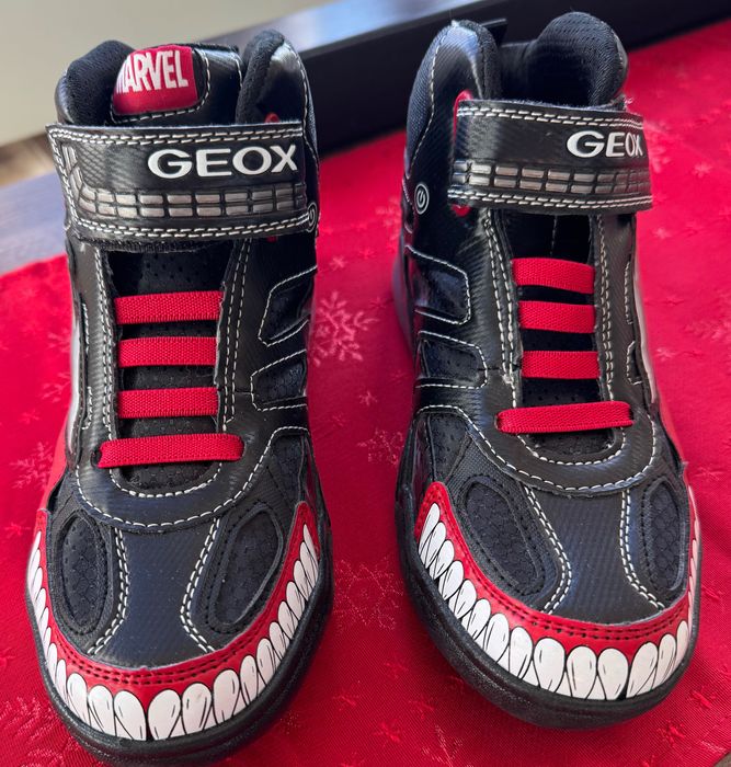 Детски кецове Geox 37 нови