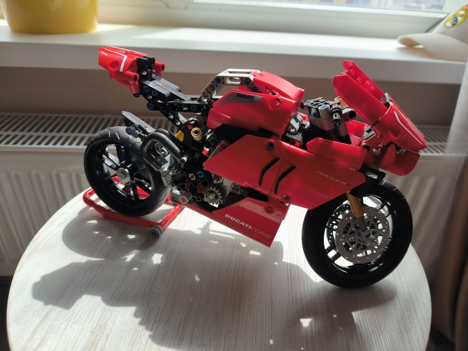 Lego Ducati Panigale V4 R
