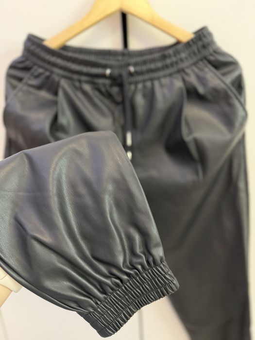 Кожен панталон Zara