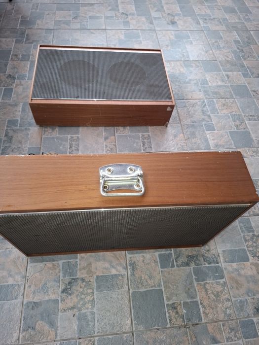 Boxe GRUNDIG.stare buna