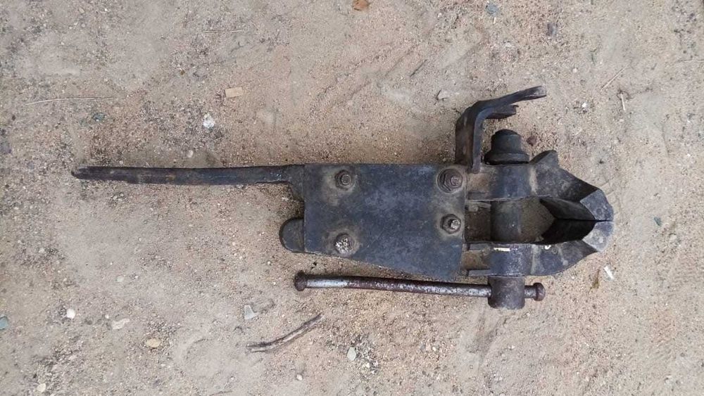 Продаются тиски СССР.