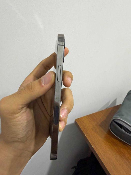 Iphone 12 pro, 258 karobkasi bor, ayibi yoq