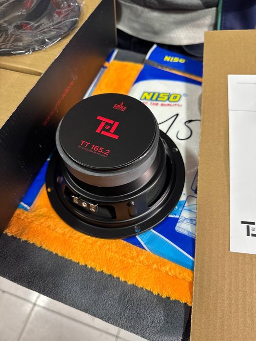 bass kalonka usilitil 2 ta 4 ta estradni kalonka polni nabor yigilgan