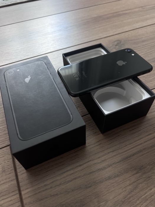 Оригинал IPhone 8