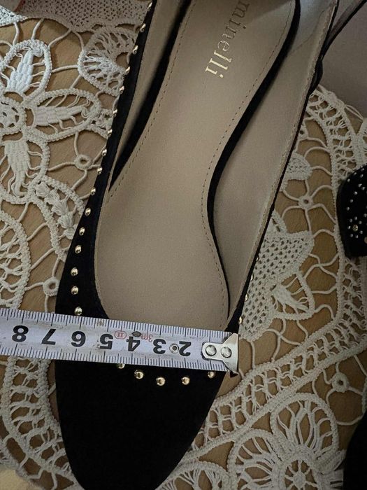 Pantofi cu toc si ținte cu bareta