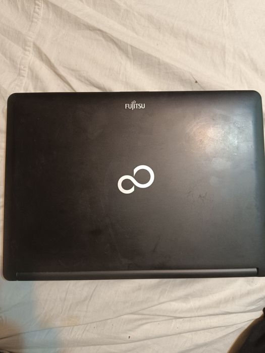 Лаптоп Fujitsu lifebook S series