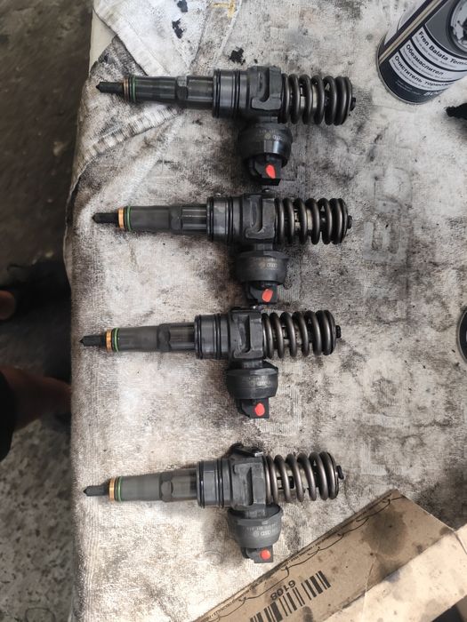 Помпа Дюзи 1.9 TDI