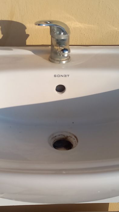 Ghiuveta mica cu masca ghiuveta din pal alb