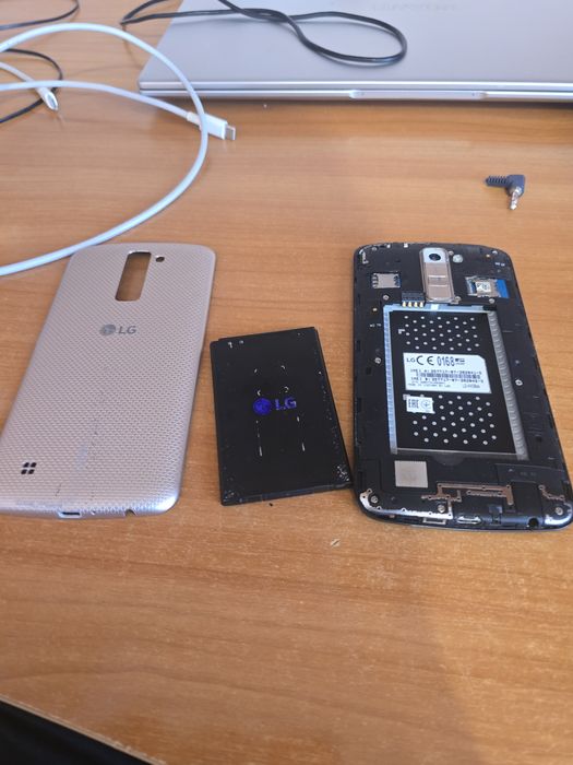 Продам нерабочий телефон смартфон. LG K10