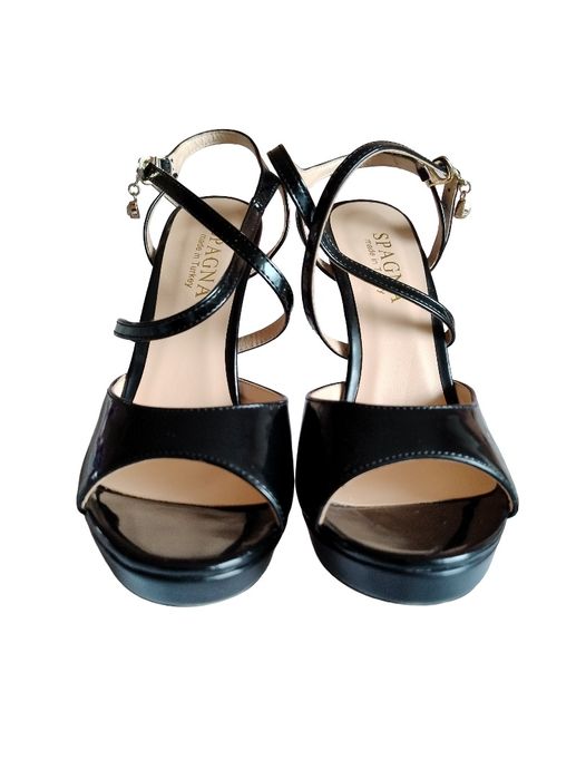 Дамски лачени обувки