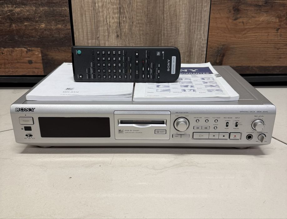Колекционерски минидиск Sony MDS-JE510 + дистанционно и книжки