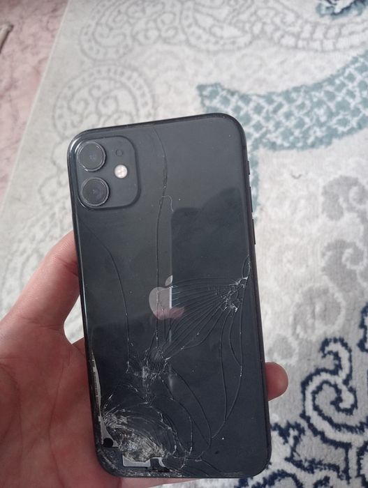 Iphone 11 продам 128 Гб  цена 38000 торга нет срочно