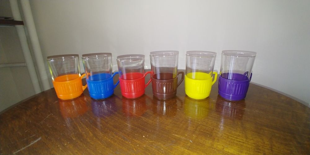 6 бр йенски чаши за чай с цветни поставки