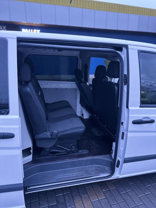 Vand Mercedes Vito 2.2-163 cp,euro 5,6 locuri,extralung,an 2013,ac,