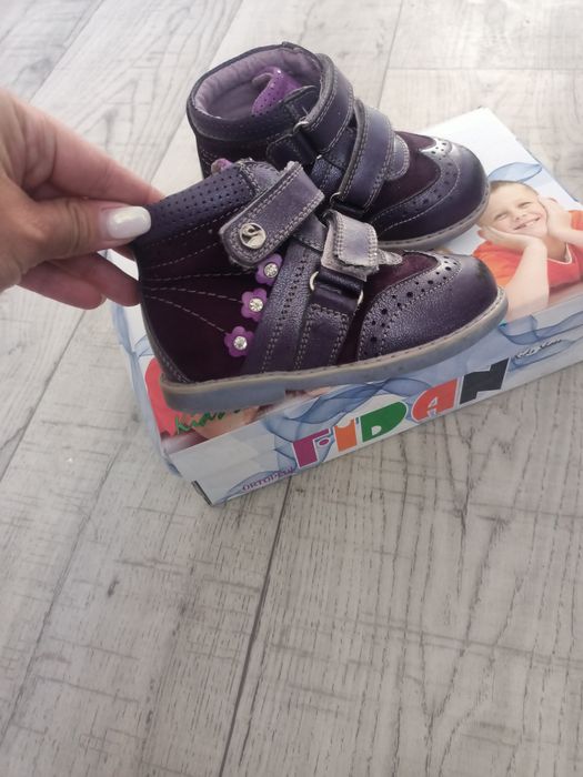 Продам ботинки (ортопеды)