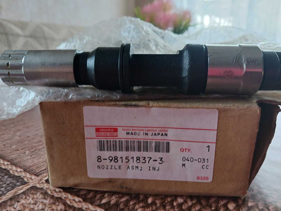 4бр Нови оригинални дюзи ISUZU