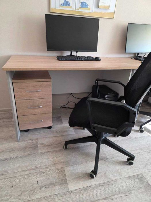 Продам офисную мебель!