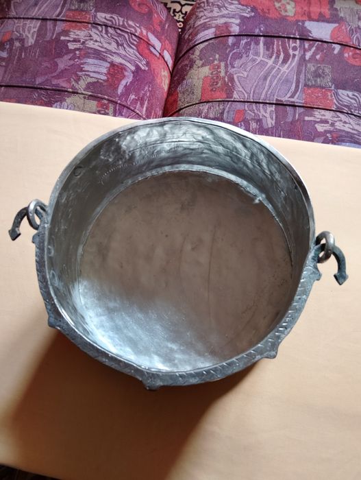 Много старо медно котле