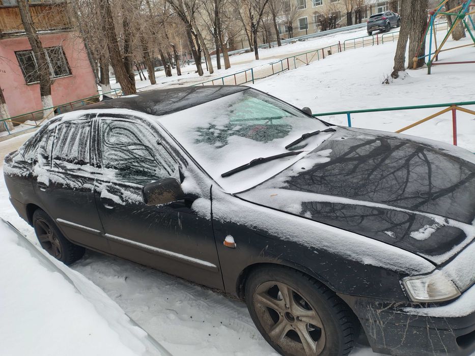 Автомобиль Ниссан