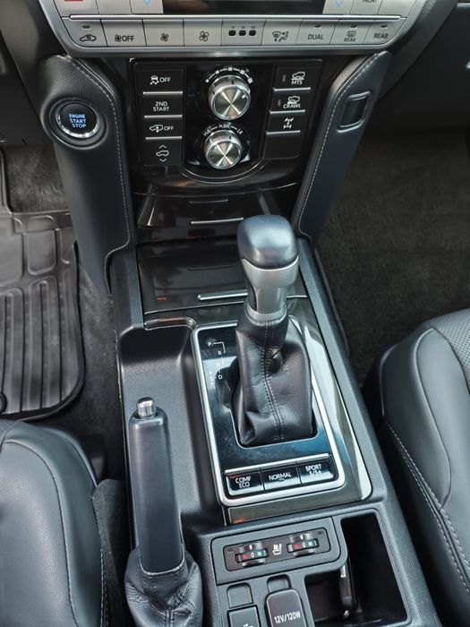 Toyota Land Cruiser 2023