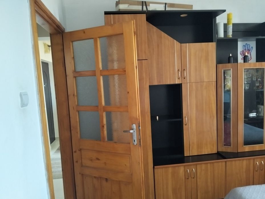 Vând apartament sau schimb cu casa