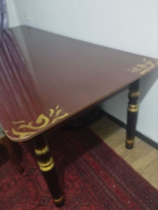 Продам стол и стулья