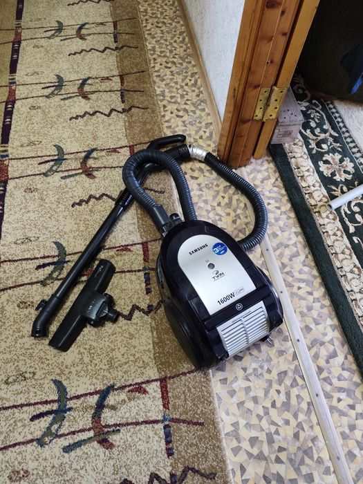 Продам рабочие пылесосы LG и Samsung б/у, стакан, в хорошем состоянии,