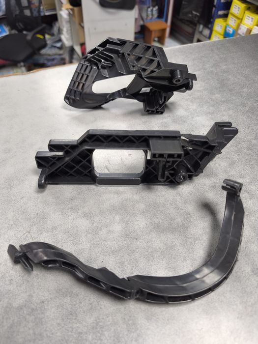 Кронштейн фар BMW F15