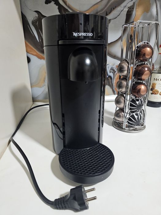 Espressor Nespresso Vertuo Plus D + suport rotativ + capsule, ca noi