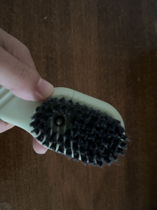 Четка с контейнер за препарат нова