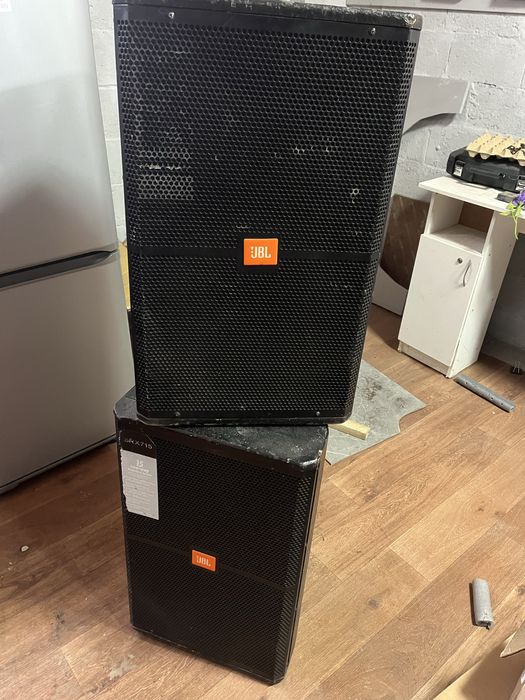 Колонки JBL и микрофоны