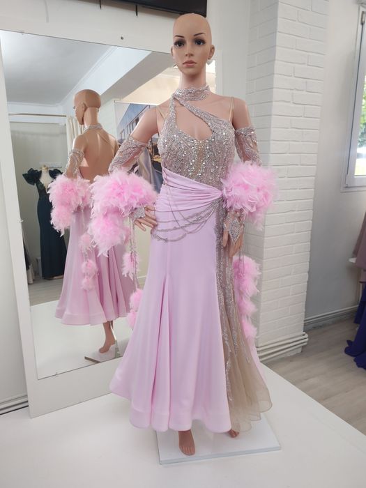 Vand Rochie de dans Standard. Nouă