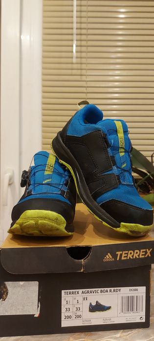 Adidas terrex номер 33 два чифта маратонки