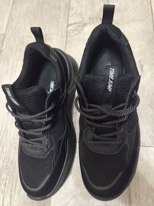 Продам модные красовки