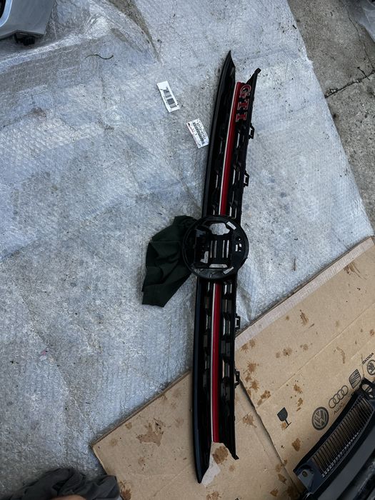 Grilă radiator vw polo 2.g.gti.cod:2G0853651.J.