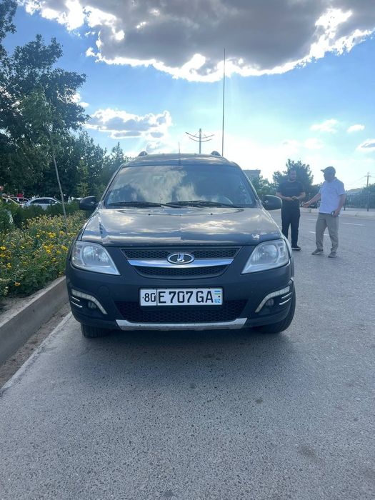 Lada Largus sotiladi yili 2017 xolati yaxshi yurgani 120ming