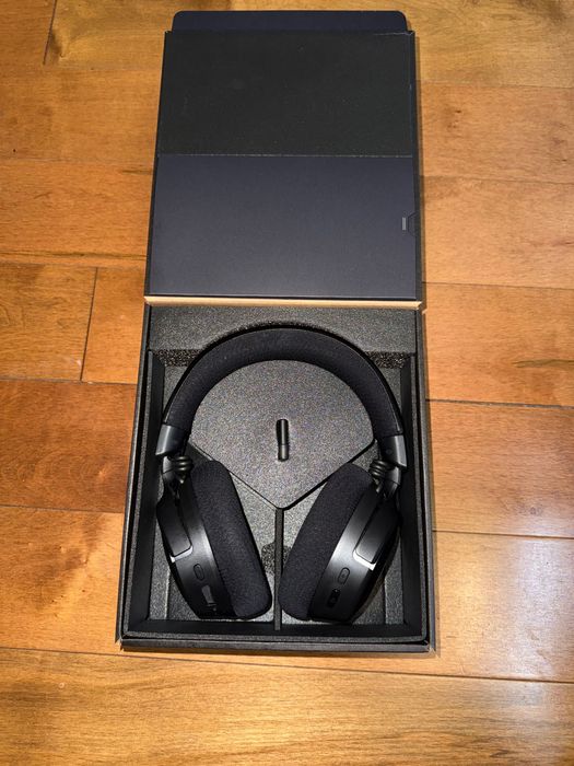 Слушалки Razer Kraken V4 (В ГАРАНЦИЯ)