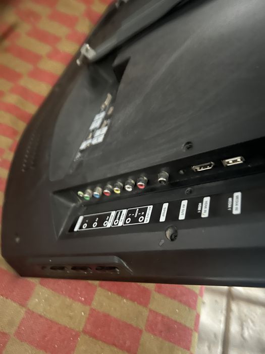 телевизор HITACHI б/у