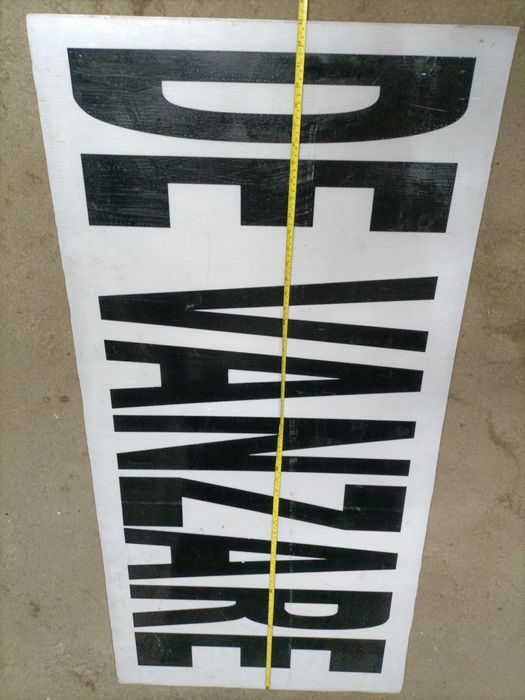 Panou publicitar din policarbonat 135/65 cm + - de 0,8 , accept schimb