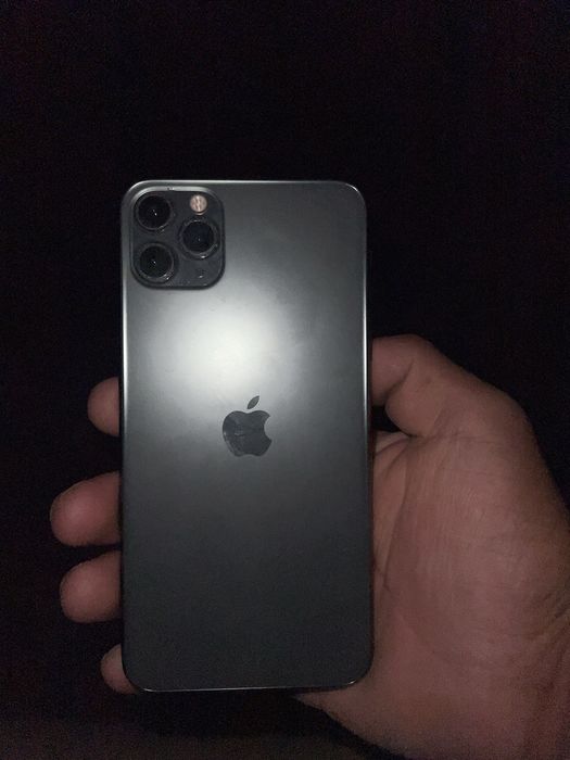 iphone 11 pro max ekran almashgan va doġ tushgan batareyka 78%