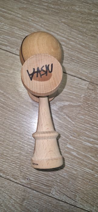 Kendama Jacob acrobat mod semnată de xremus si vasiu +antistres ceapa ...