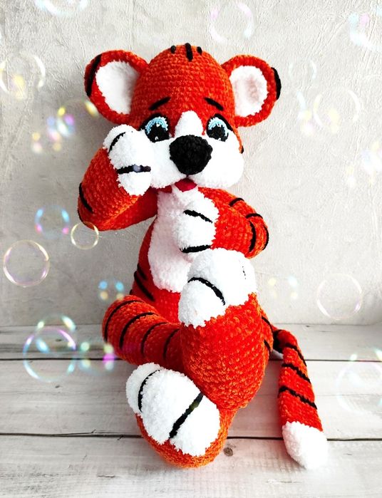 Кот, тигр, ёж, пчёлка, утка-игрушки вязаные